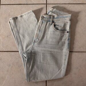 Abercrombie & Fitch Ultra High Rise Ankle Straight Jean *Curve Love